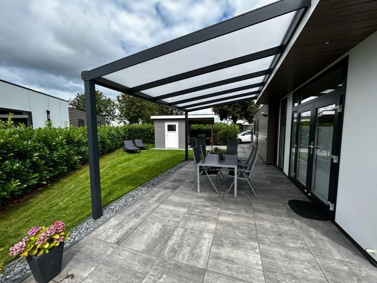 Ferienhaus / Chalet / Bungalow Am See, Holland, Niederlande, Lathum Экстерьер фото